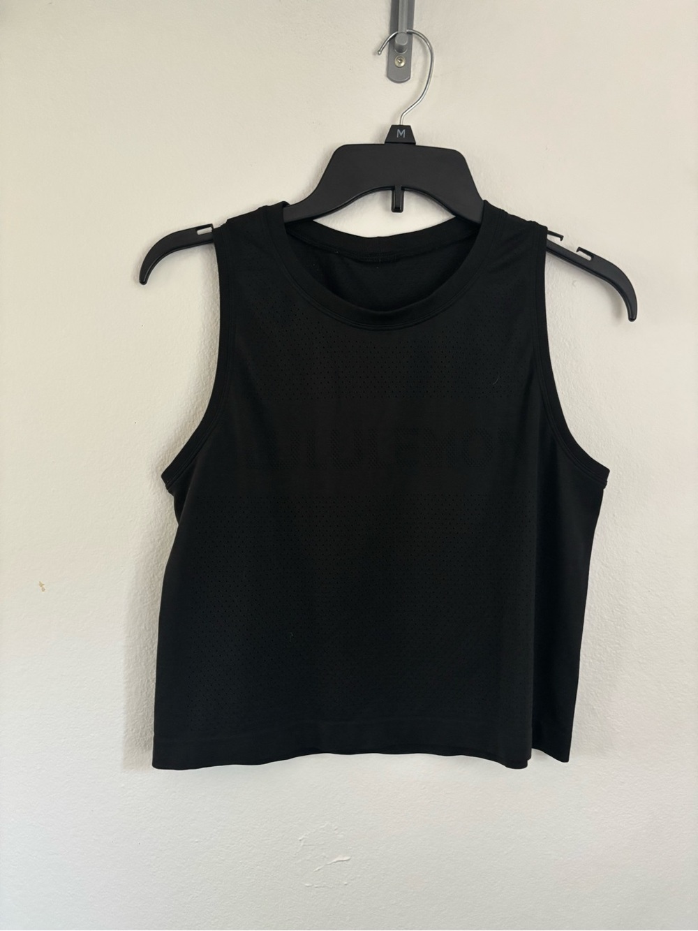 lululemon athletica Black Sleeveless Cropped Tank